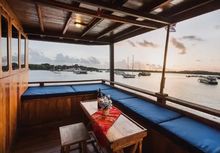 Wake up in Sorong, board Situju7, and set sail