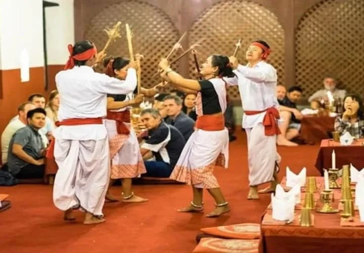 Day 15: Cultural Farewell Dinner with Live Music