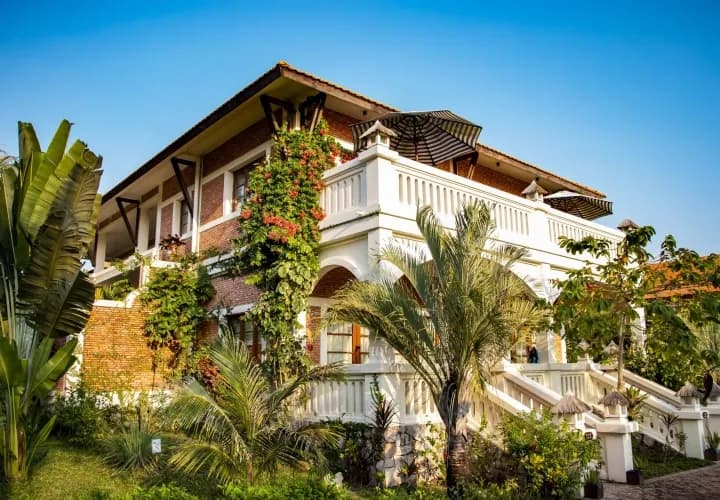 Cassia Cottage (or similar)