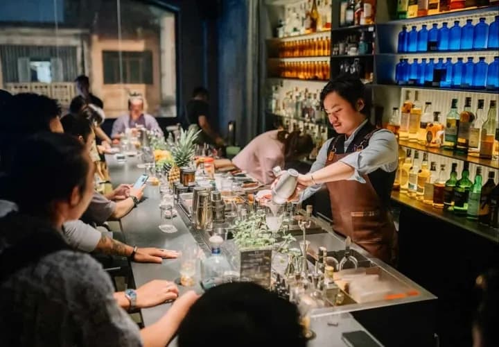 Evening: Mixologist Secrets Cocktail Experience