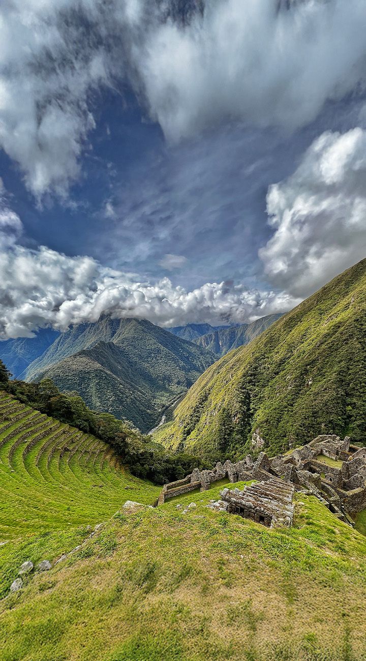 Cloud Forest Descent & Inca Ruins