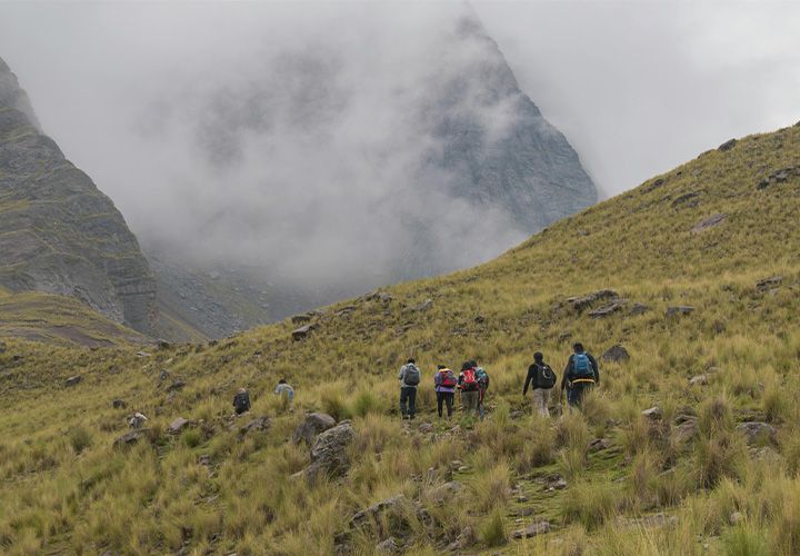 Climb Dead Woman’s Pass