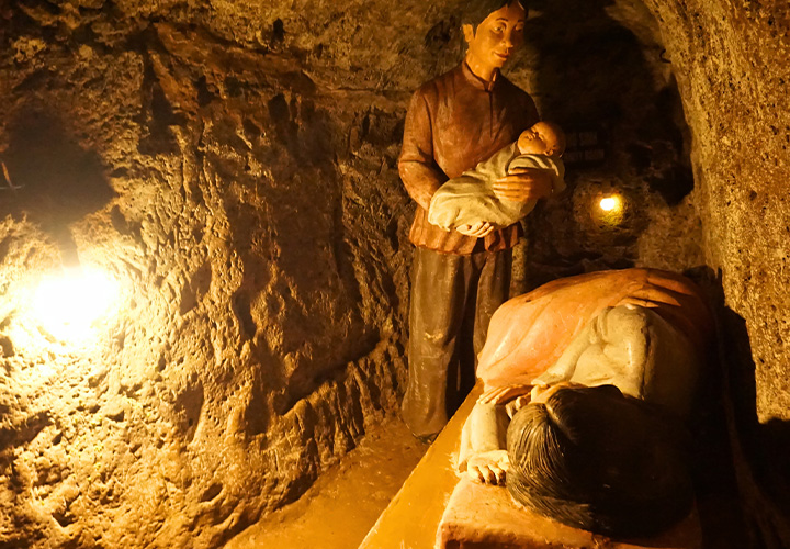 Vinh Moc Tunnels Visit