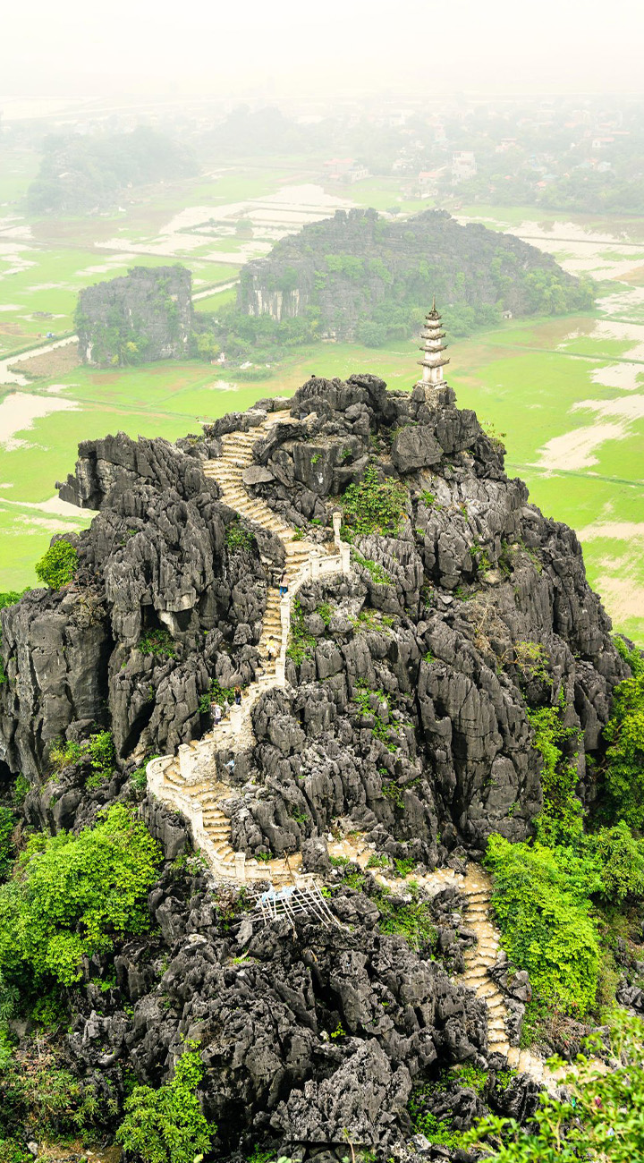 Ninh Binh’s Peaks & Paddies