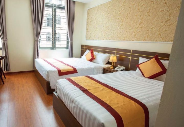 Ruby Hotel (Halong City)