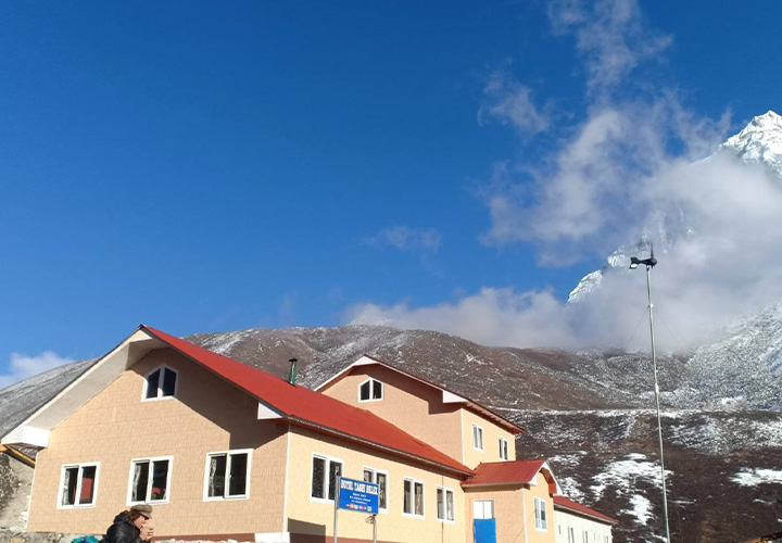 Good Luck Guest House or Tashi Delek, Dingboche