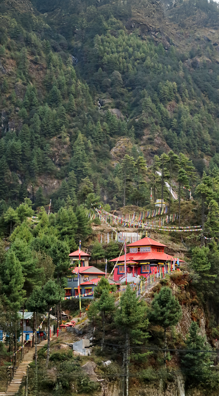 Trek to Namche Bazaar (3,445m)