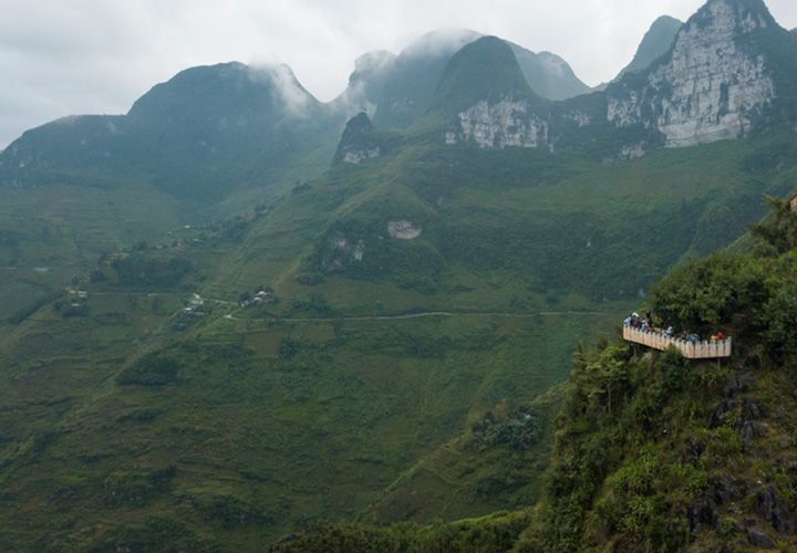 Ma Pi Leng Skywalk Hike