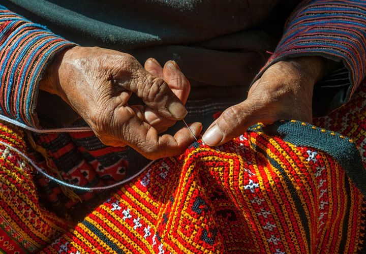 Lung Tam Weaving Encounter