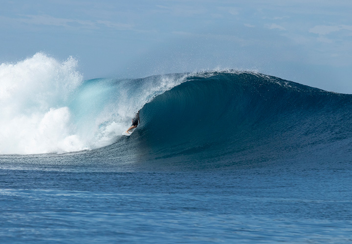 Surf Breaks (Cloudbreak, Wilkes, Restaurants and more)