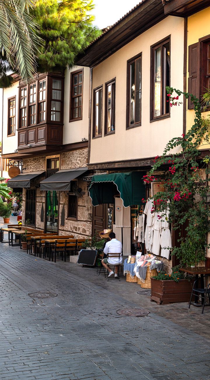 Coastal Culture & Waterfall Escapes 