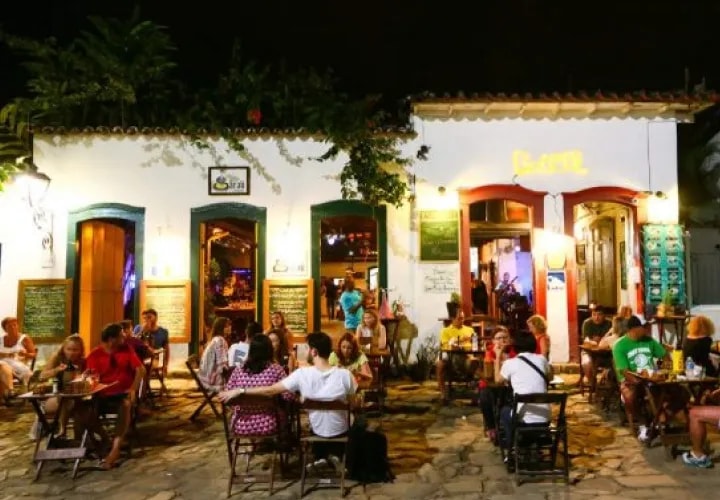 Live Music and Farewell Dinner in Paraty