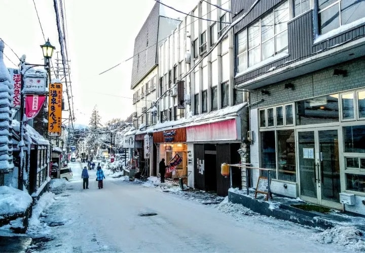 Exploring Myoko Kogen Village (Encouraged)