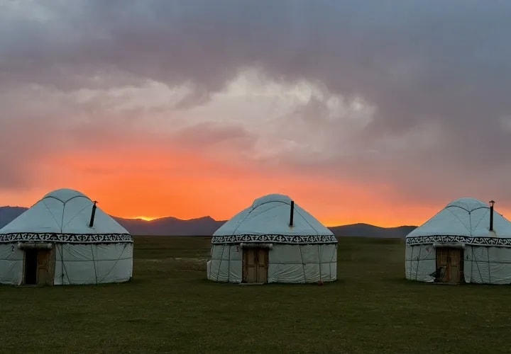Muras Yurt Camp or Boogoo Yurt camp, Son-Kul