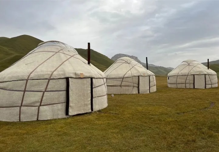 Golden Moon Yurt Camp, Kel-Suu