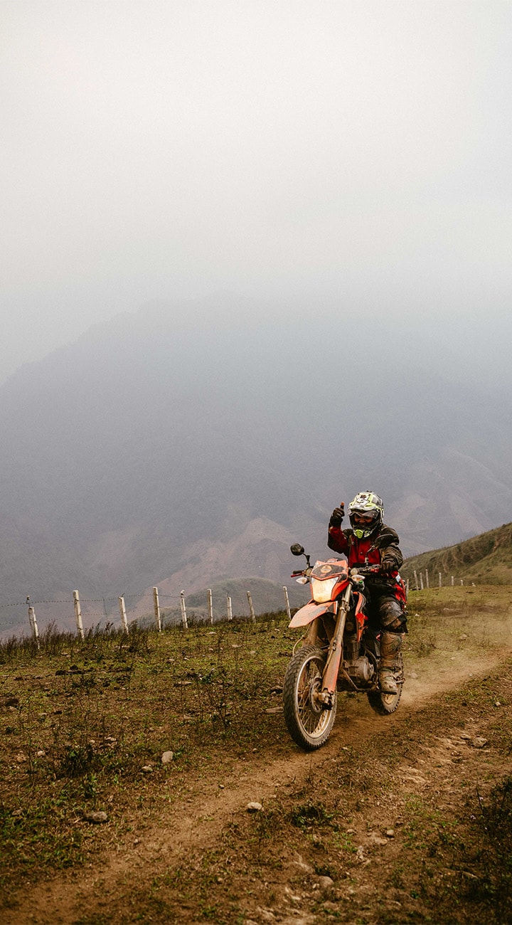 Caves, Levees & Long Goodbyes – Sung Sot Cave to Hanoi