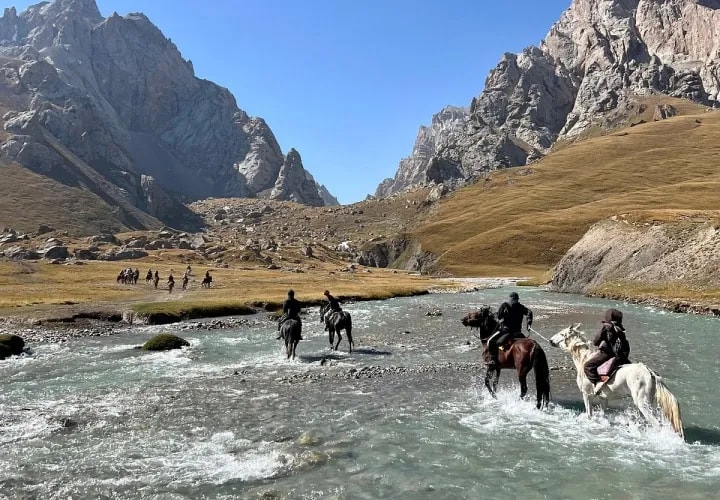 Horseback Riding on Kel-Suu Lake