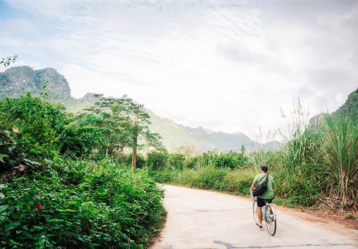 Private Mai Chau Village Cycle Tour