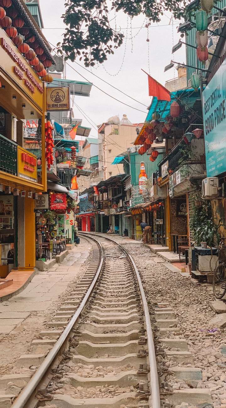 Land in Hanoi, Exhale