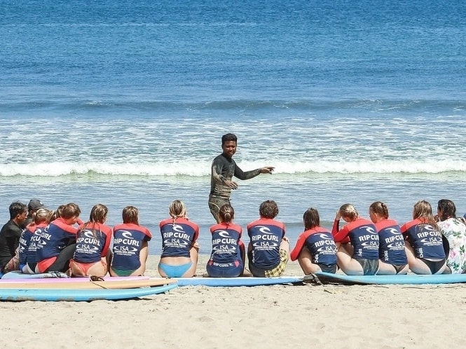 Option 4: RIP CURL SCHOOL OF SURF (For the Swell Chaser)